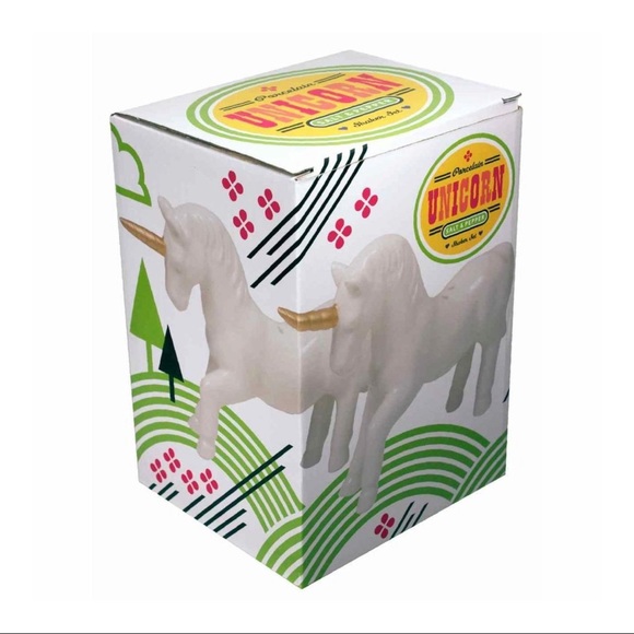 UNICORN PORCELAIN SALT PEPPER SHAKER SET - BRAND NEW IN BOX - Picture 2 of 3